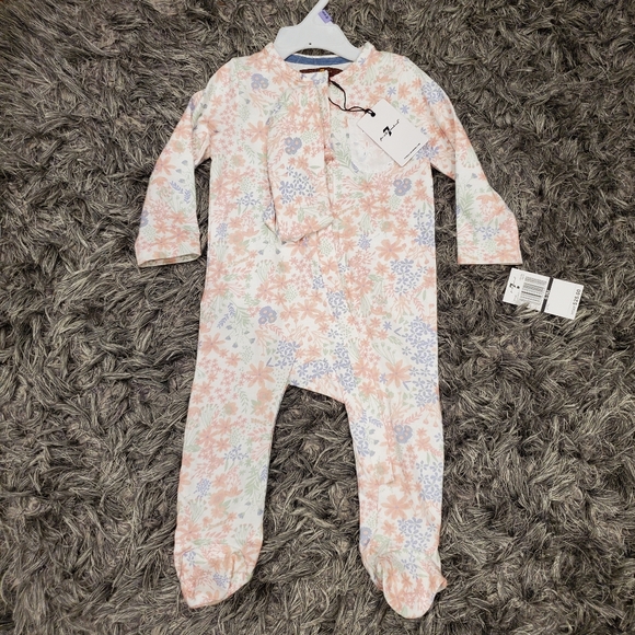 NWT Baby Girl's 7 for All Mankind Outfit size 6/9M - Picture 2 of 8